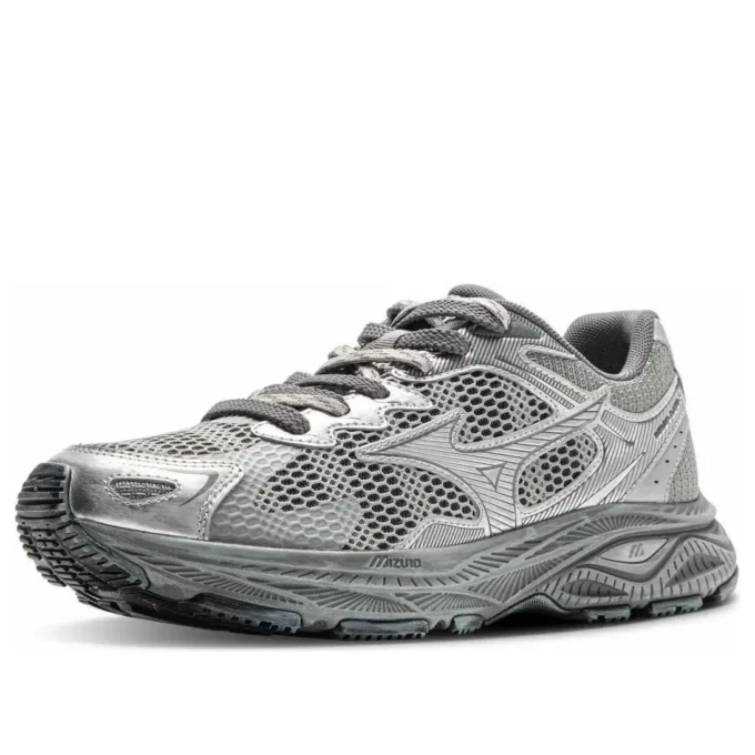 MIZUNO Racer S “Zilvergrijs”