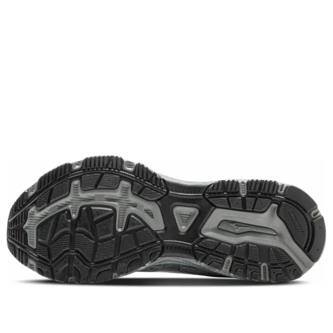MIZUNO Racer S “Zilvergrijs”
