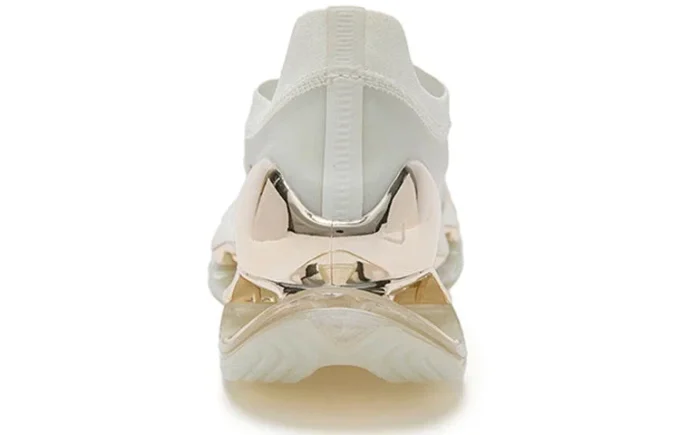 Mizuno x Sorayama Wave Prophecy “Wit Grijs Goud”