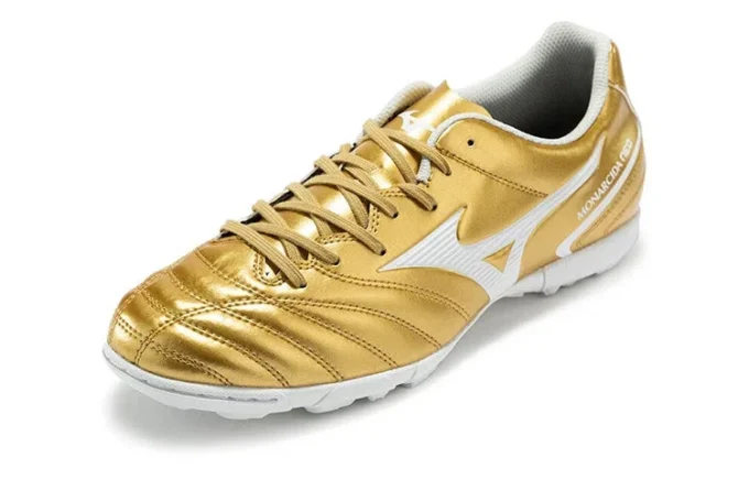 Monarcida Neoii voetbalschoenen goud