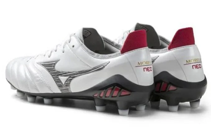 Morelia Neo 3 “B Japan – Wit Zwart”