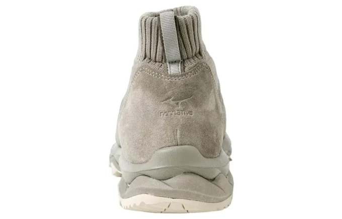 Nonnative x Mizuno Wave Mujin TL Mid GTX “Grijs”