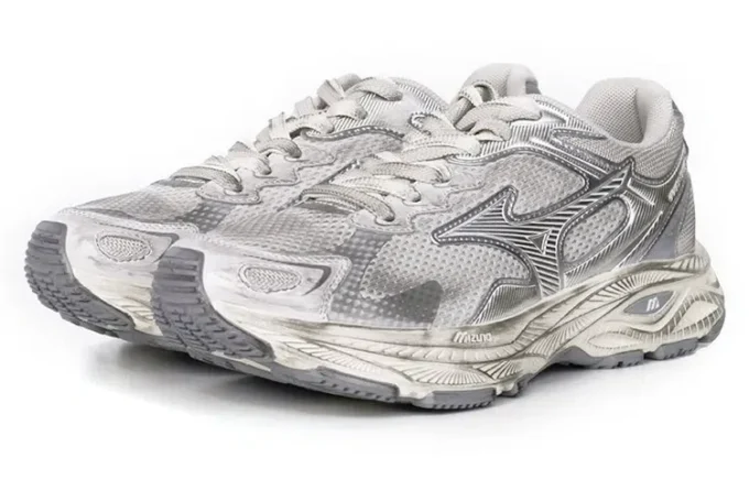 Racer S “White Metallic Silver”
