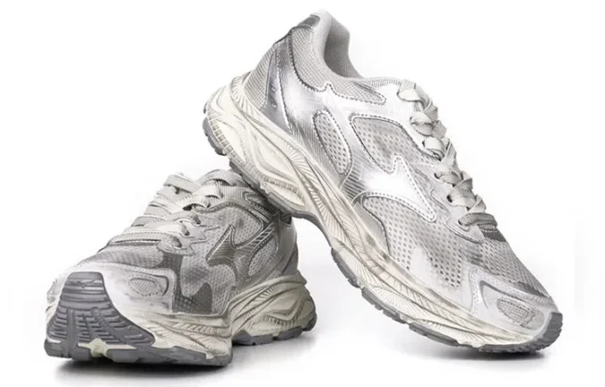 Racer S “White Metallic Silver”