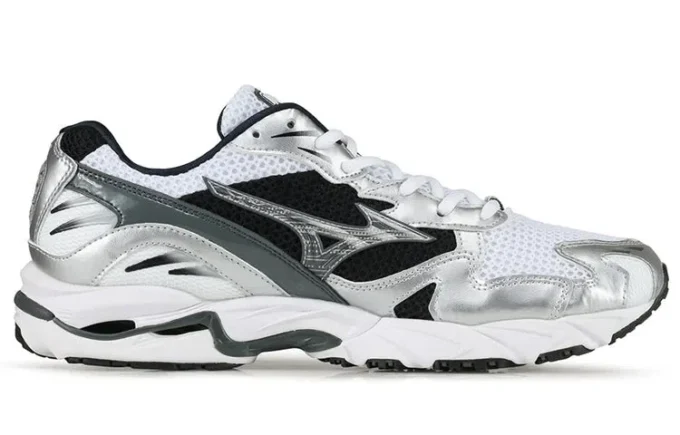 Wave Rider 10 “Wit Zwart Zilver”