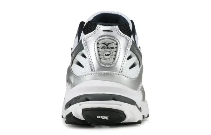 Wave Rider 10 “Wit Zwart Zilver”
